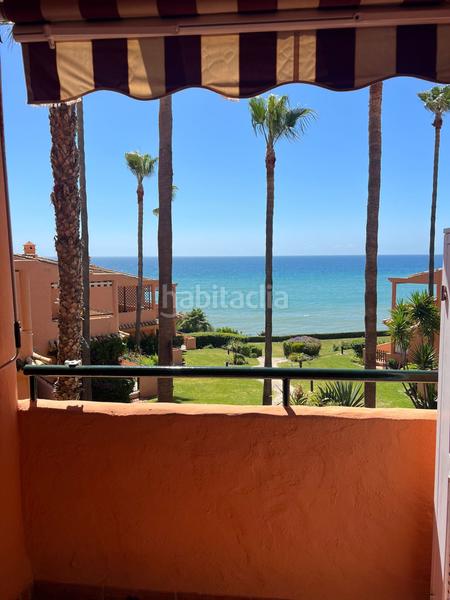 Foto b756486f-c981-43c3-879b-df0c4896e323. Alquiler apartamento impresionante apartamento en primera línea de playa, oeste! en Estepona