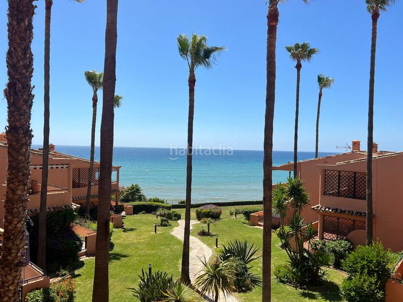Foto eefa59ed-0736-49b0-9522-9d3773af1a1a. Alquiler apartamento impresionante apartamento en primera línea de playa, oeste! en Estepona
