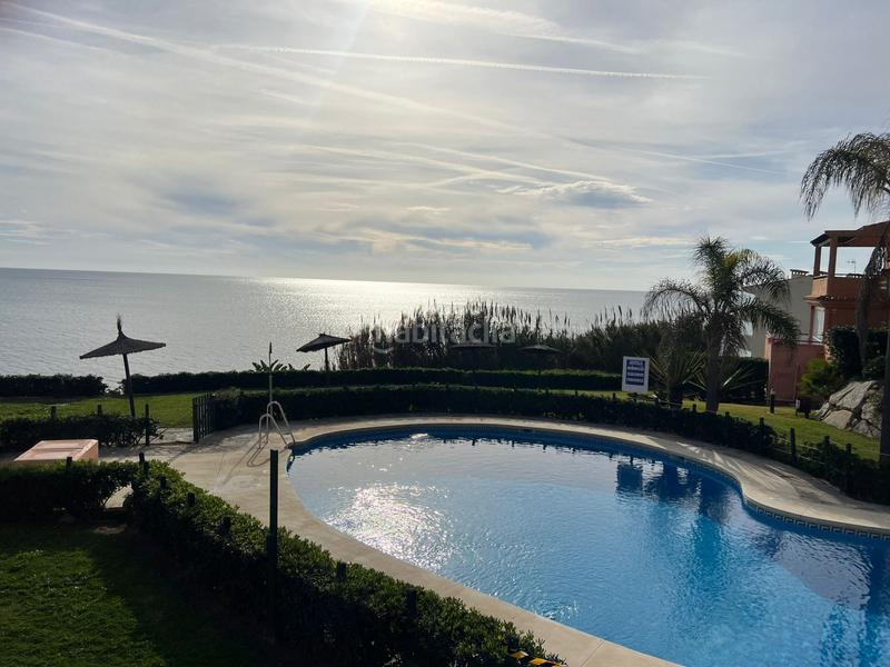 Foto f18517b1-97f2-46df-8be6-e2e8eeb5c1ea. Alquiler apartamento impresionante apartamento en primera línea de playa, oeste! en Estepona
