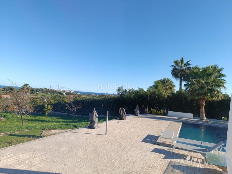 Foto 4b456984-ad71-4cad-a2d4-9bf71ef33f8a. Mas avec chauffage parking piscine dans Las Lomas Estepona
