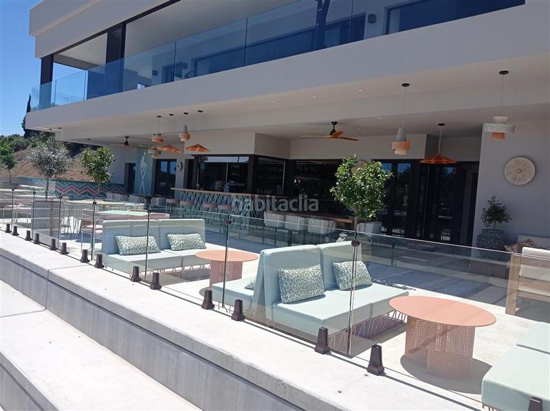 Foto 220c7c7c-992f-43d0-9841-7d92901f82fb. Apartamento en arroyo las cañas 2 impresionante apartamento en zona el selwo, ! en Estepona