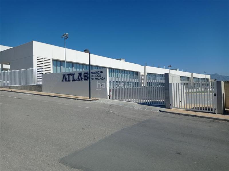 Foto 3d4df1ad-aeca-45fc-b79b-6f7dfbf9c36e. Apartamento en arroyo las cañas 2 impresionante apartamento en zona el selwo, ! en Estepona