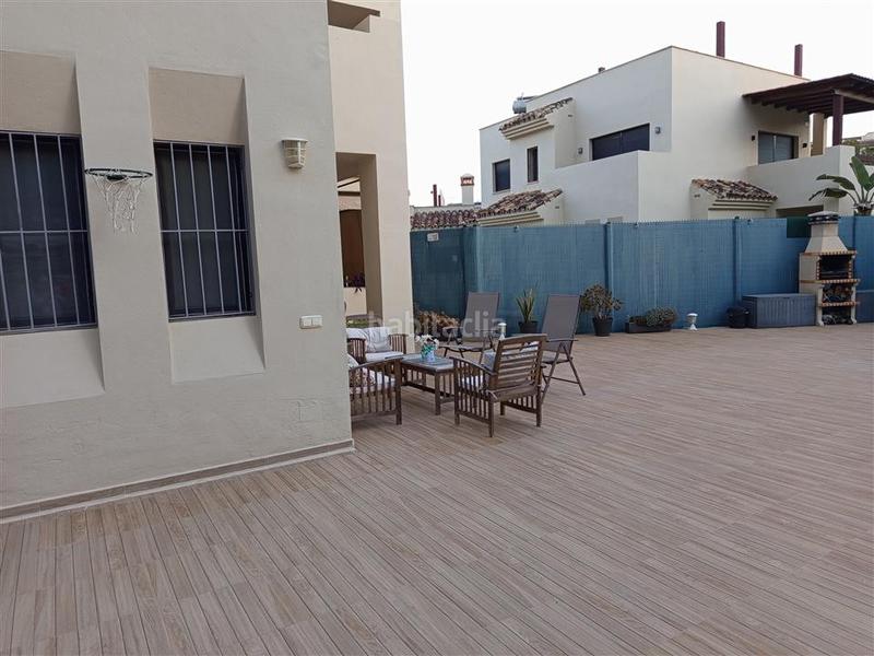 Foto 8762b7f2-fe75-4250-a3e5-ea426268804d. Apartamento en arroyo las cañas 2 impresionante apartamento en zona el selwo, ! en Estepona
