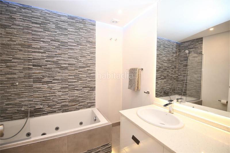 Foto 179868c1-141c-4134-bd3d-e6db9fb861bf. Apartament amb aparcament piscina a puerto de Estepona Estepona