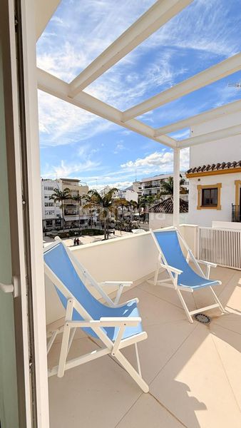 Foto c3d3b139-f702-47ee-b02d-db8b4ea19334. Casa adossada amb calefacció a Centro Estepona