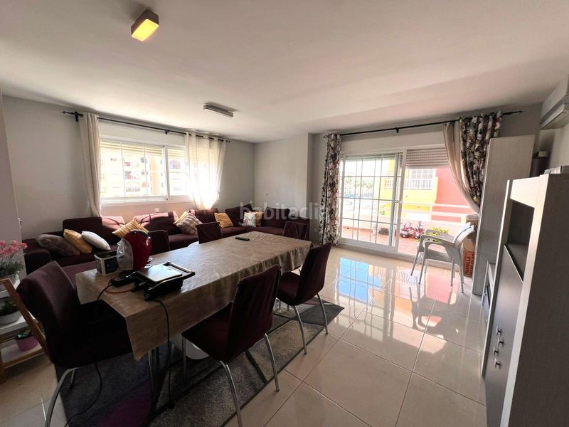Foto 2542ff64-b62c-4b7d-bc30-8fccc4d4e609. Apartament amb aparcament a San Luis de Sabinillas Manilva