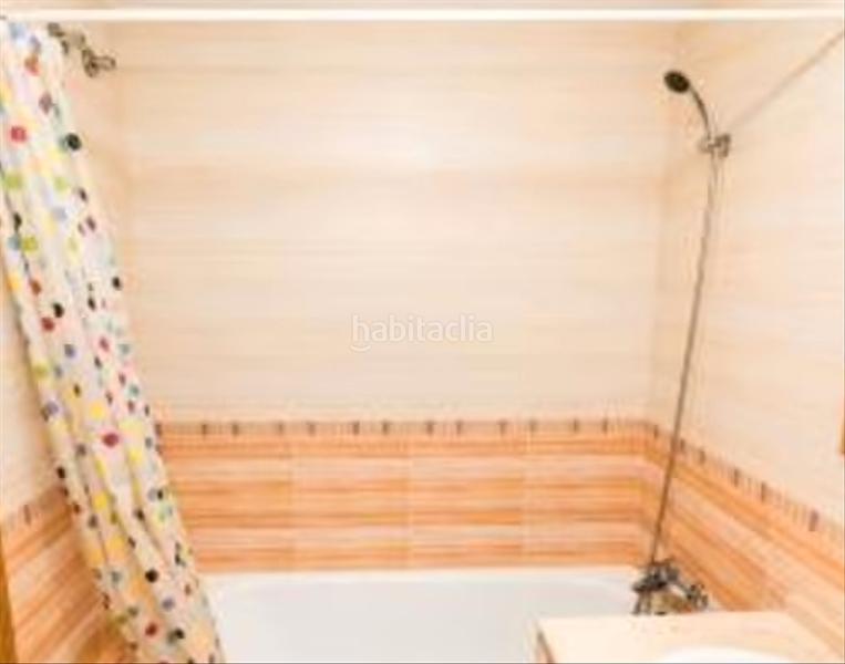 Foto d61620f6-5ec1-4ee0-9671-12a423ffe440. Alquiler piso alquiler en avenida parménides – vivienda con todas las comodidades en Málaga