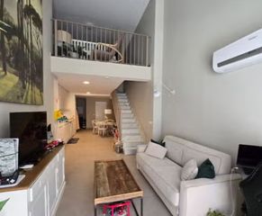 Lloguer Apartament en Carranque - Haza Cuevas. Se alquila estupendo apartamento d�plex en m�laga, en la tranqui