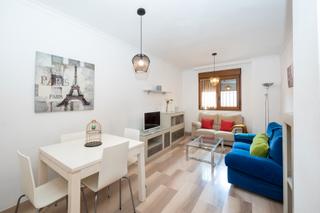 Location Appartement à Calle carril del picón 20. Piso amueblado con 2 dormitorios, un baño. calefacción individua