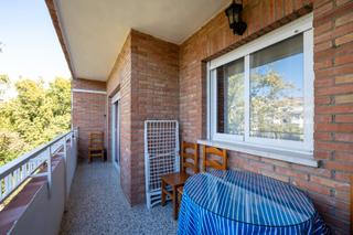 Location Appartement à Calle recoletos 21b. Amueblado, tres amplios dormitorios, 1 baño, cocina con lavadero