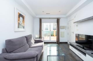 Location Attique à Calle cruz 11. Atico amueblado junto a calle recogidas. un dormitorio con terra