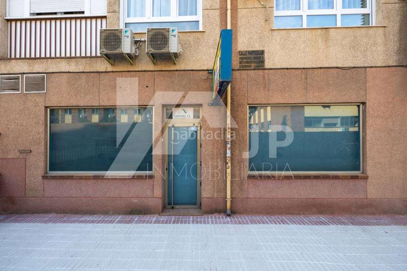 Foto 274d0f04-25c0-4e30-a2ab-0e1c405a53b2. Affitto locale commerciale in calle gardenia 23 in Granada