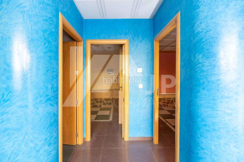 Foto 917a5c8c-bba3-4cb7-abe7-56885422e938. Affitto locale commerciale in calle gardenia 23 in Granada