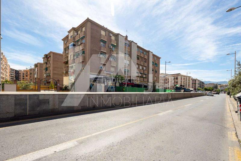 Foto c13e3db3-fe85-47be-912e-b2241414237f. Affitto locale commerciale in calle gardenia 23 in Granada