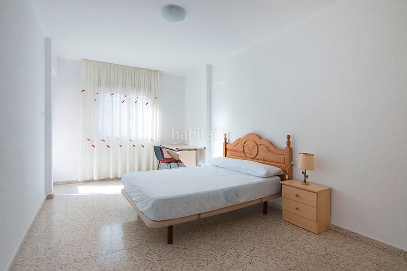 Foto 90a25600-6bcd-4d3c-92bd-1ea8a68a5999. Rent flat with heating in Camino de Ronda Granada