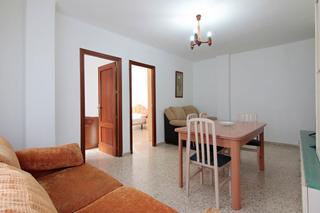 Rent Flat  Calle artesano molero. Piso en esquina con 3 dormitorios todos exteriores, uno de ellos