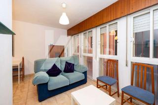 Miete Etagenwohnung  Calle hinojosa. Disponible  piso en la zona de san jeronimo compuesto de 2 dormi