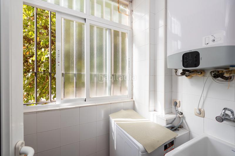 Foto 536b9118-2e0f-4ee6-88fa-615f83c6f04e. Lloguer apartament amb piscina a Rosaleda - Juventud Granada