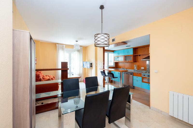 Foto d3460bda-8552-40c0-9f36-c1e06697db6c. Rent apartment with pool in Rosaleda - Juventud Granada