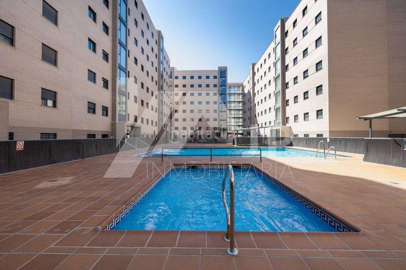 Foto 692cb0fe-bcff-4c44-a2ba-ad5c118e9c35. Affitto appartamento con riscaldamento parcheggio piscina in Granada