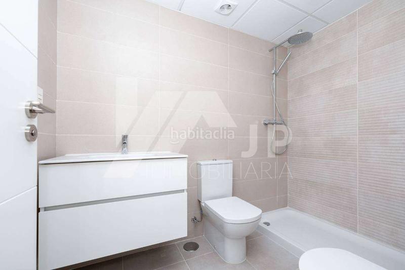 Foto 8591d8fa-a26a-4ebc-b6ee-cd46c825e311. Rent flat with heating parking pool in Cerrillo de Maracena - Periodistas Granada