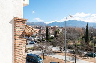 Maison jumelée  Calle torre de la pólvora. Junto centro comercial del serrallo,  sale a la venta esta preci