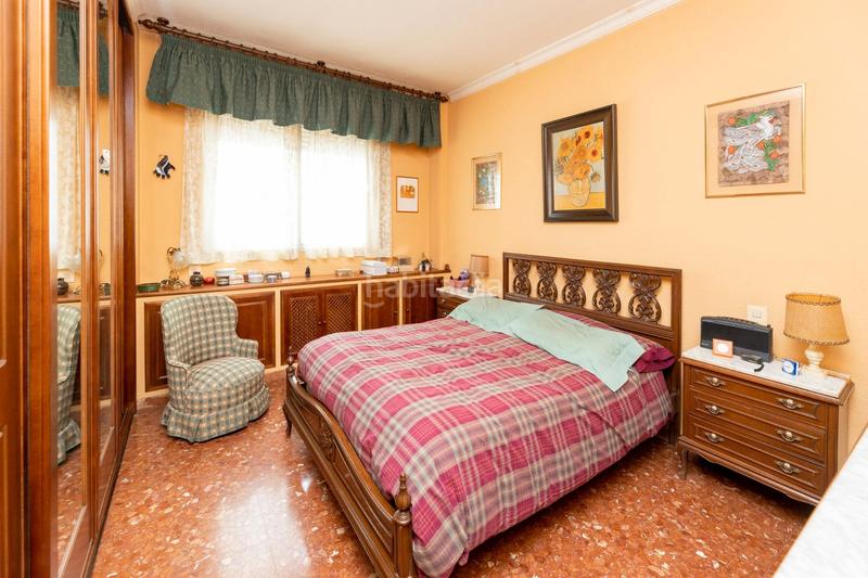 Foto b5db7e6a-16d6-4c80-9a82-8e86ea62bf58. Piso pisazo en venta junto a gran capitan, con plaza de garaje y trastero en Granada