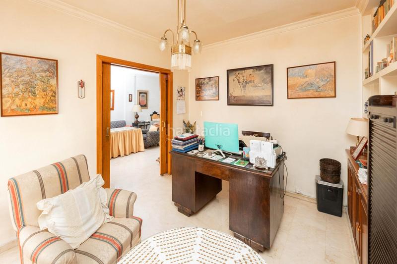 Foto f48ed53d-aa26-4757-a5b4-032973bb6136. Piso pisazo en venta junto a gran capitan, con plaza de garaje y trastero en Granada