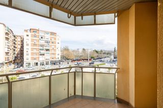 Flat in Plaza albert einstein 7. Plaza albert einstein. piso con 3 dormitorios, balcon.