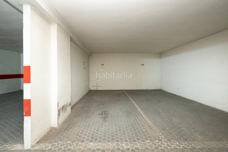 Foto 3423cafe-b47e-4896-a650-c086b1aac367. Autoparkplatz in calle pedro antonio de alarcón 60 in Granada