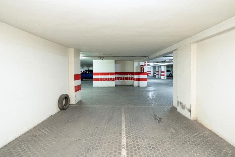 Foto 63858eb4-43c3-4d11-b2ef-f7448c9f92c1. Autoparkplatz in calle pedro antonio de alarcón 60 in Granada