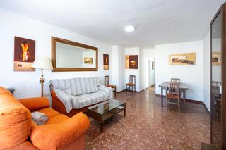 Location Appartement  Avenida de madrid. Plaza de toros. piso estudiantes para curso universitario de 4 d