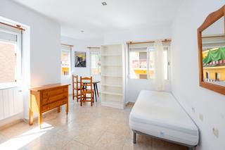 Rent Flat  Calle buensuceso. Curso universitario. piso en alquiler para estudiantes próximo c