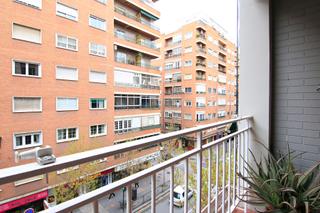 Alquiler Piso en Calle emperatriz eugenia 12b. Emperatriz eugenia. piso para estudiantes. 3 dormitorios. salon
