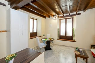 Apartament a Calle cocheras de san cecilio 5. Barrio del realejo. precioso apartamento de un dormitorio y un b