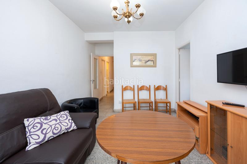 Foto c7a0a252-3213-4165-8068-fe7fbb10eb2b. Alquiler piso junto plaza albert einstein. piso para estudiantes.
salon con balcon.
3 dormitorios, cuarto de baño
cocina amueblada con electr en Granada