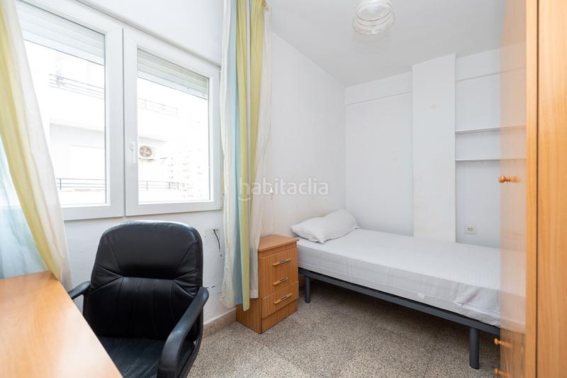Foto de9437fc-659b-4315-bfc6-d4b8b470e8b9. Alquiler piso junto plaza albert einstein. piso para estudiantes.
salon con balcon.
3 dormitorios, cuarto de baño
cocina amueblada con electr en Granada