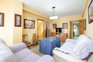 Rent Flat  Calle ruiseñor. Barrio de los pajaritos. piso en alquiler compuesto de 3 dormito