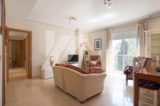 Location Appartement  Carretera de málaga. Piso de 3 dormitorios y 2 baños con plaza de garaje al lado de v
