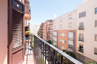 Location Appartement  Calle martínez de la rosa. Estupendo piso de cinco dormitorios y dos baños, junto plaza ein