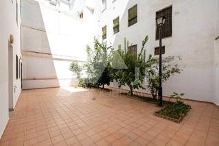 Location Appartement  Calle niños luchando. Precioso apartamento en alquiler junto a plaza de derecho.