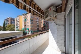 Location Appartement à Avenida de italia 3. Piso amueblado en alquiler con 4 dormitorios, calefaccion centra
