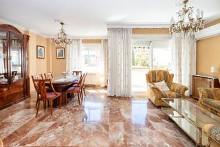 Location Appartement  Avenida de italia 14. Piso amueblado en alquiler con 4 dormitorios, calefaccion centra