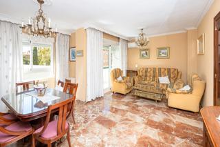 Miete Etagenwohnung in Avenida de italia 3. Piso amueblado en alquiler con 4 dormitorios, calefaccion centra