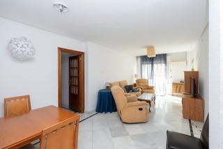 Lloguer Pis  Calle artesano molero 5. Piso de 3 dormitorios, 2 baños, calefaccion. estudiantes