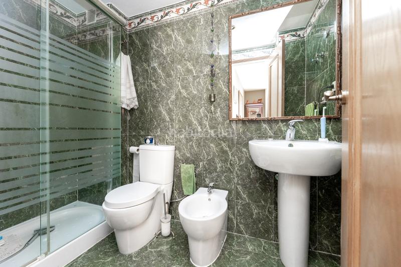 Foto 5689f7bd-880c-4abb-ad09-1878ed157073. Pis a avenida de la constitución 2a a Pajaritos Granada