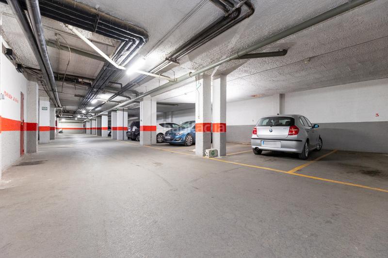 Foto 7fa00960-7102-483c-bd39-67da188c885e. Pis a avenida de la constitución 2a a Pajaritos Granada