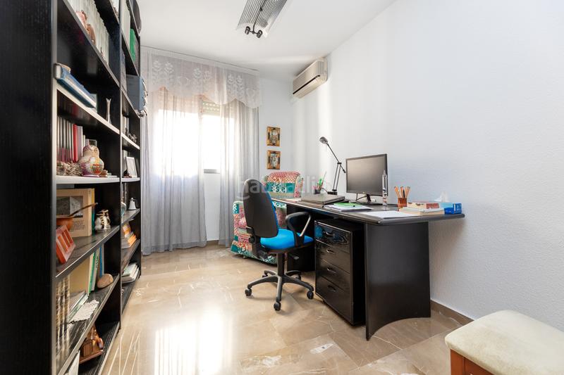 Foto d1f52079-4180-477c-af0c-5bb19ac427b4. Pis a avenida de la constitución 2a a Pajaritos Granada