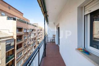 Location Appartement  Calle santa clotilde. Piso de 3 dormitorios para estudiantes junto a facultad de cienc