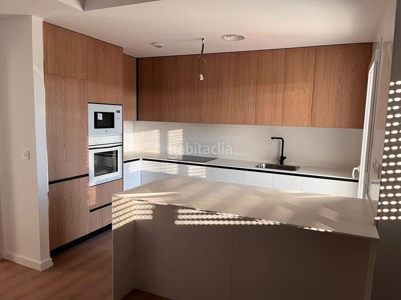 Foto 5e253726-29fd-4a34-a95a-872cd4771d13. Location appartement dans calle pampaneira 22 dans Rosaleda - Juventud Granada